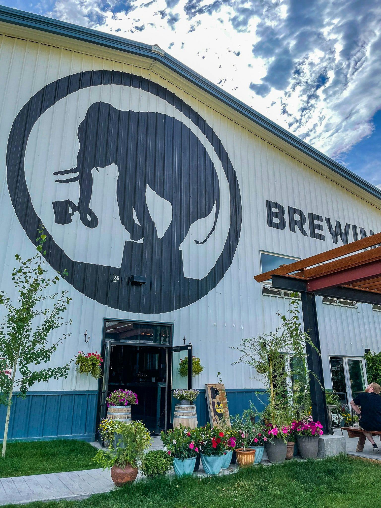 A brewery with a elephant as the logo.